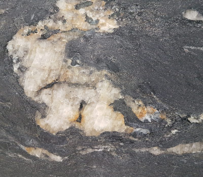 COSMIC BLACK LEATHERED 3cm