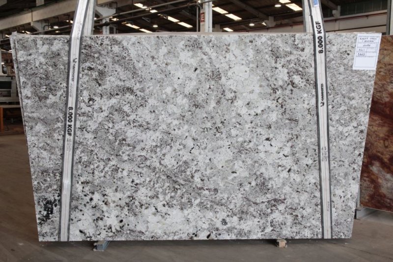 ALASKA WHITE LEATHERED 3cm 119" x 77"