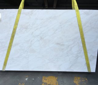 BIANCO RHINO HONED