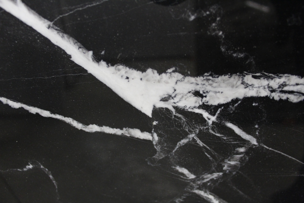 BLACK MOON 2cm 120" x 69"