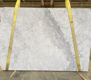 BIANCO CARARRA HONED