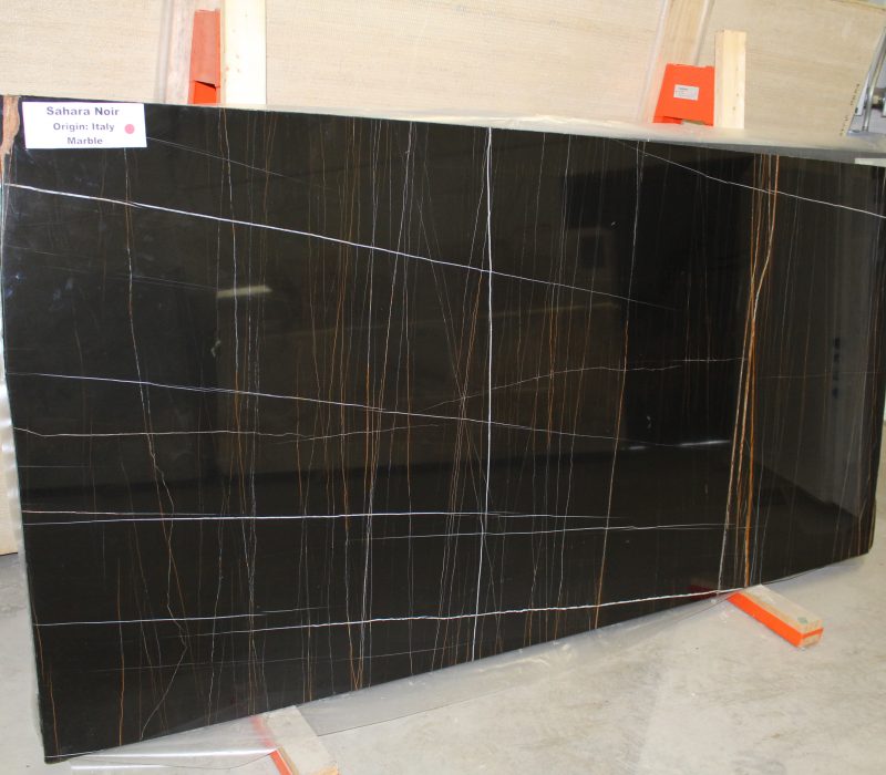 SAHARA NOIR 3cm 95" x 47"