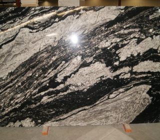 SUPREME WHITE 3cm 113" x 77"