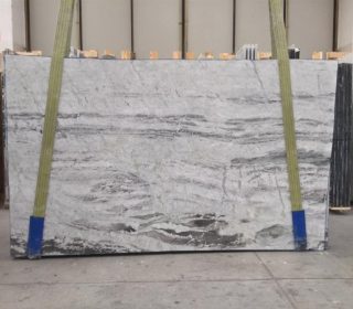 WHITE PRINCESS 3cm 105" x 63"